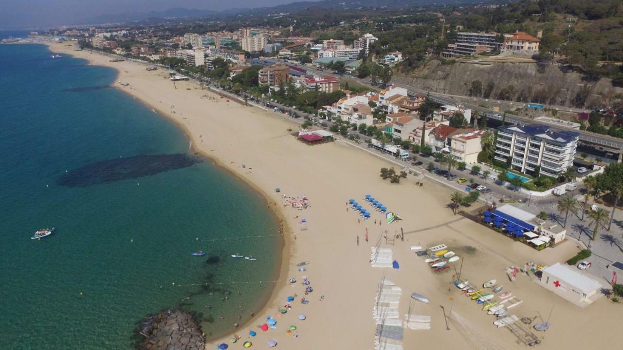 Apartamentos Les Barbes Caldes D'Estrach Luaran gambar