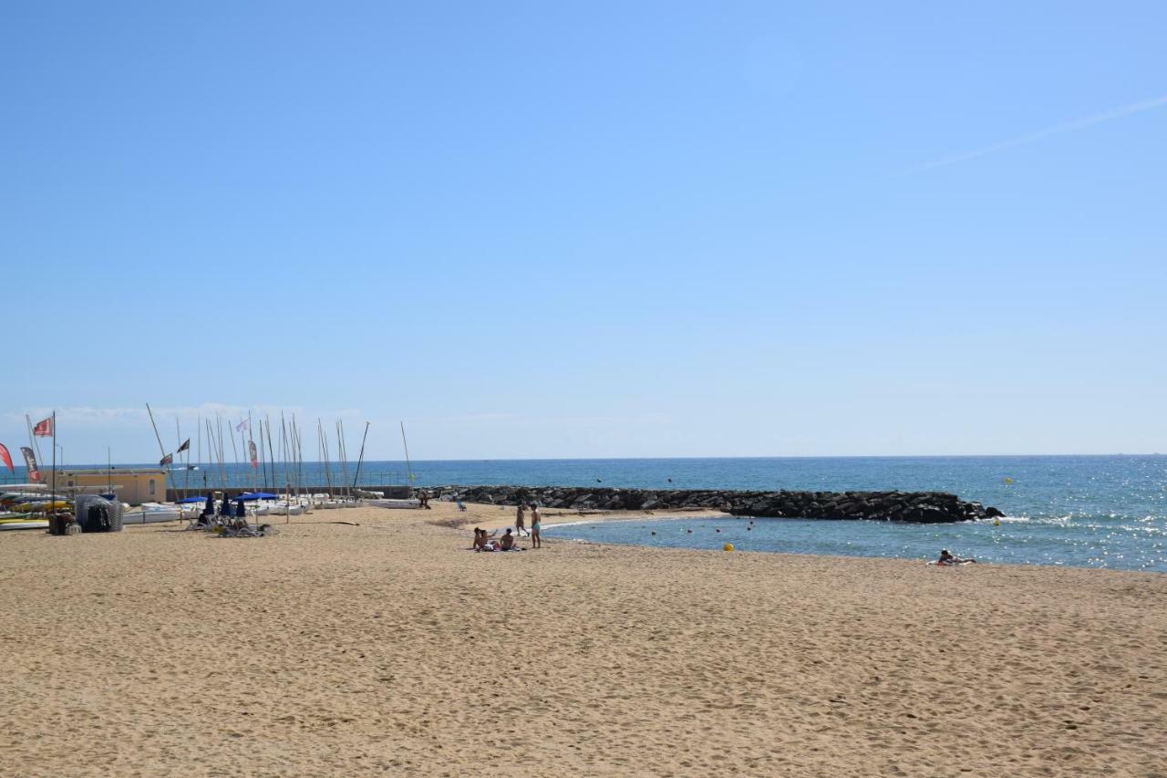 Apartamentos Les Barbes Caldes D'Estrach Luaran gambar